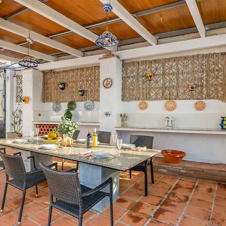 Altavista Villa